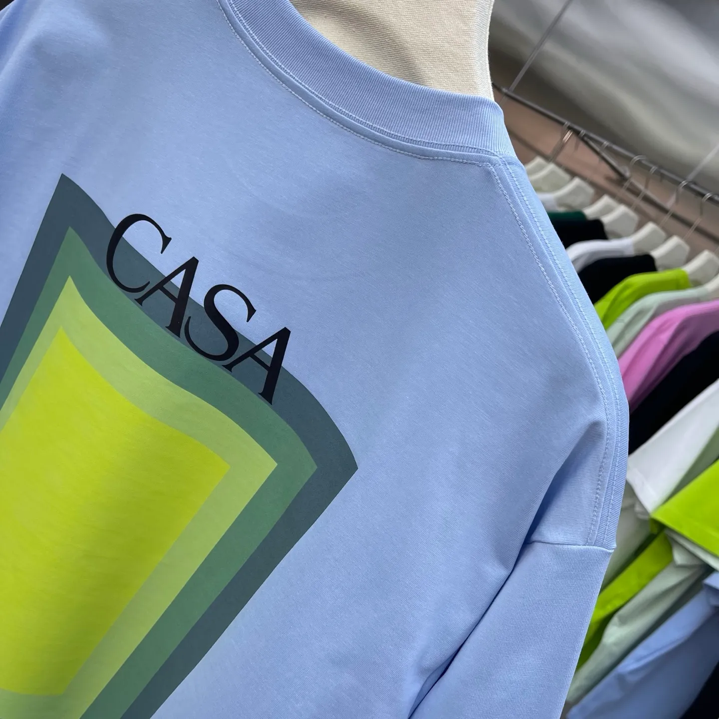 New Arrival Casablanca Casablanca Classic Series printed short-sleeved T-shirt for celebrities. It is made of Xinjiang long-staple cotton ~ grams. The color of the fabric is custom-dyed and will not shrink or fade. It feels comfortable and has a strong texture. A must-have for fashionable men and women, the Classic drop-shoulder wide version is available exclusively in In Stock! Color: White Black Green Pink Blue (5 colors) Size: S M L XL XXL